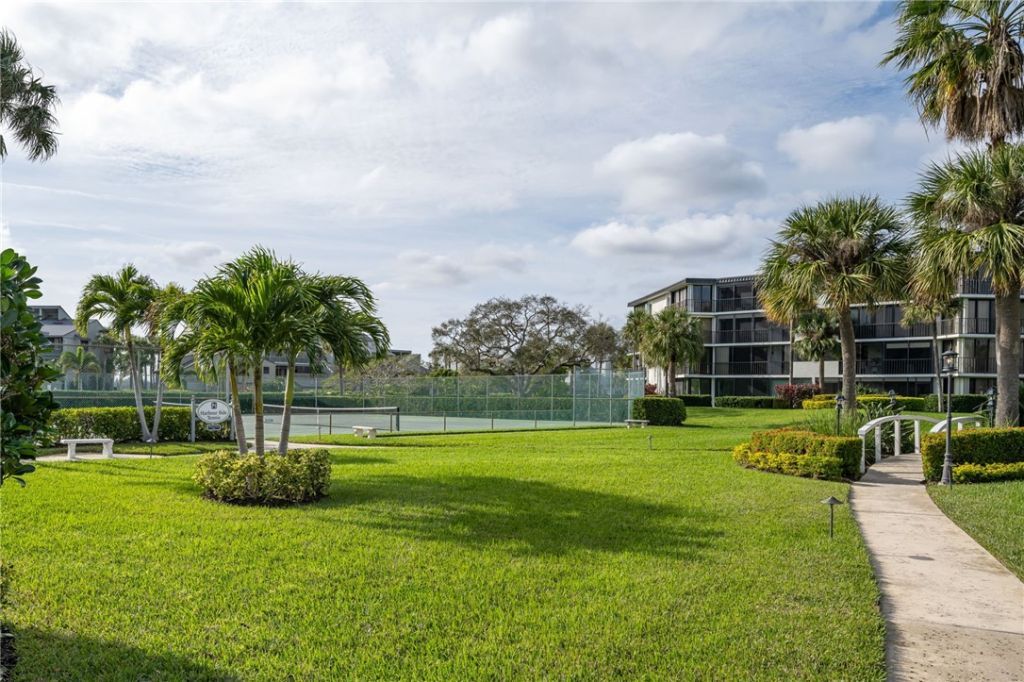 1825 Mooringline Drive, Unit 2-F, Vero Beach, FL 32963 Photo
