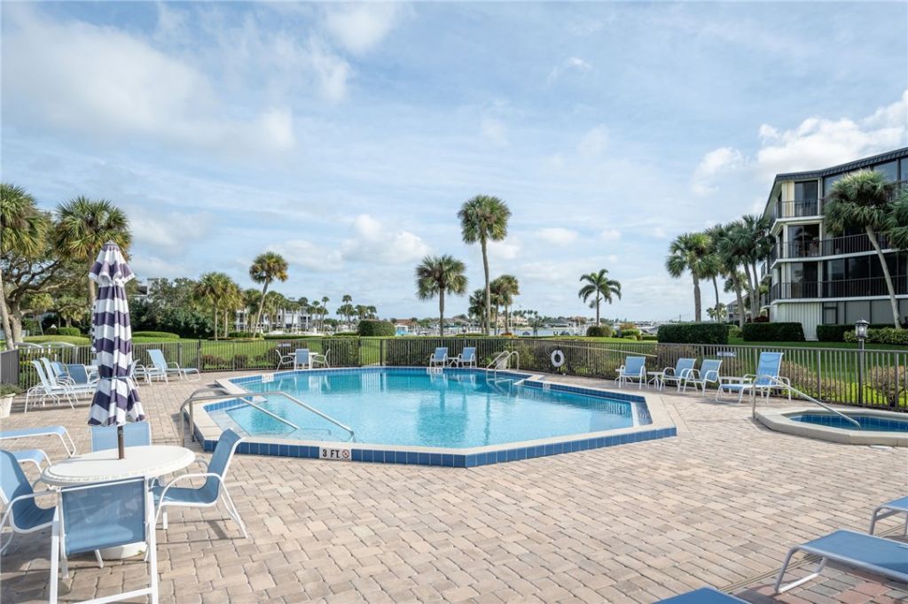 1825 Mooringline Drive, Unit 2-F, Vero Beach, FL 32963 Photo