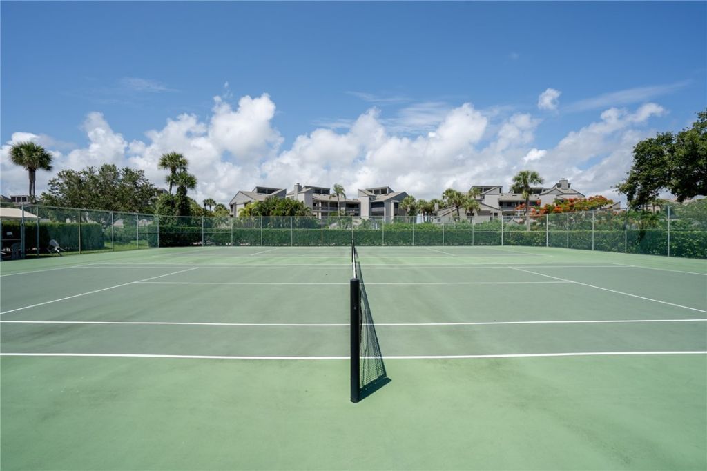 1825 Mooringline Drive, Unit 2-F, Vero Beach, FL 32963 Photo
