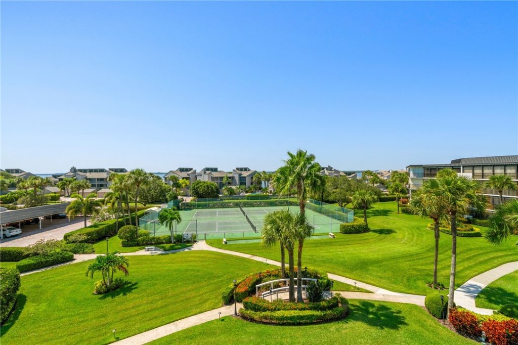 1825 Mooringline Drive, Unit 2-F, Vero Beach, FL 32963 Photo