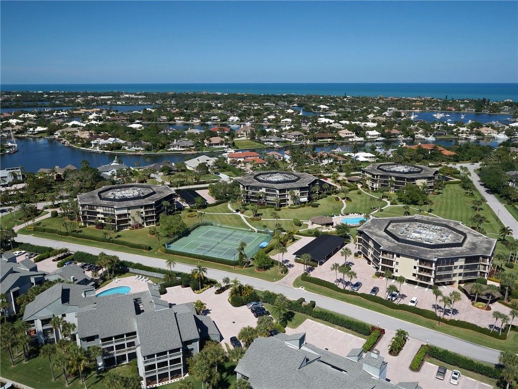 1825 Mooringline Drive, Unit 2-F, Vero Beach, FL 32963 Photo