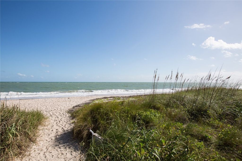 1825 Mooringline Drive, Unit 2-F, Vero Beach, FL 32963 Photo