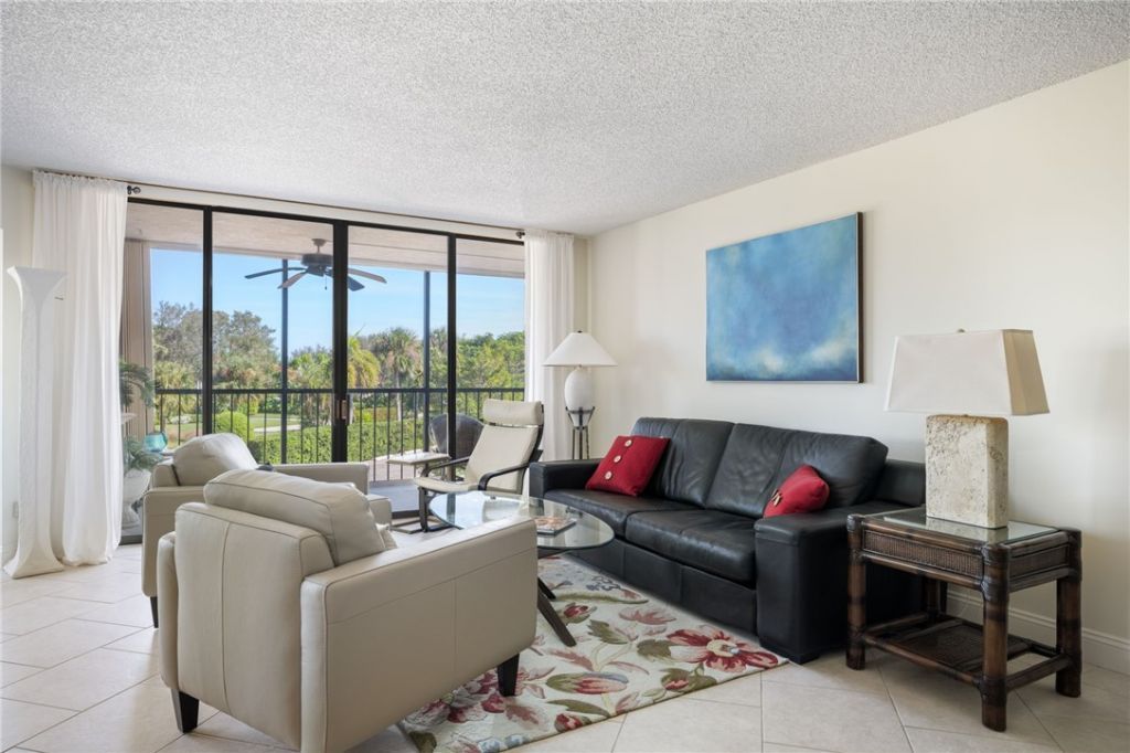 1825 Mooringline Drive, Unit 2-F, Vero Beach, FL 32963 Photo
