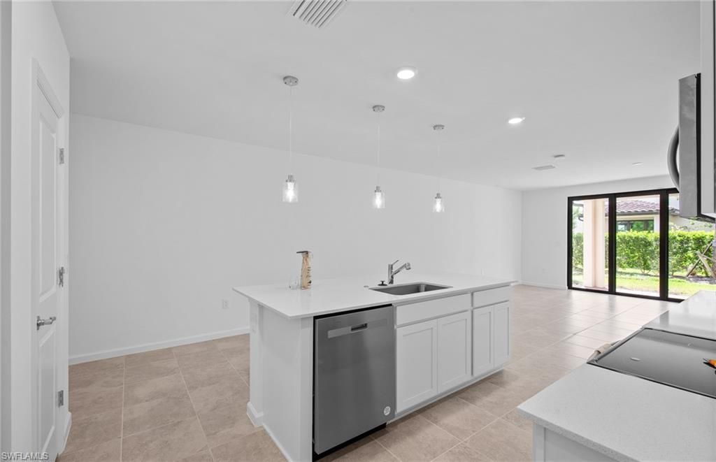 1646 Lake Jessup Cir, Cape Coral, FL 33909 Photo