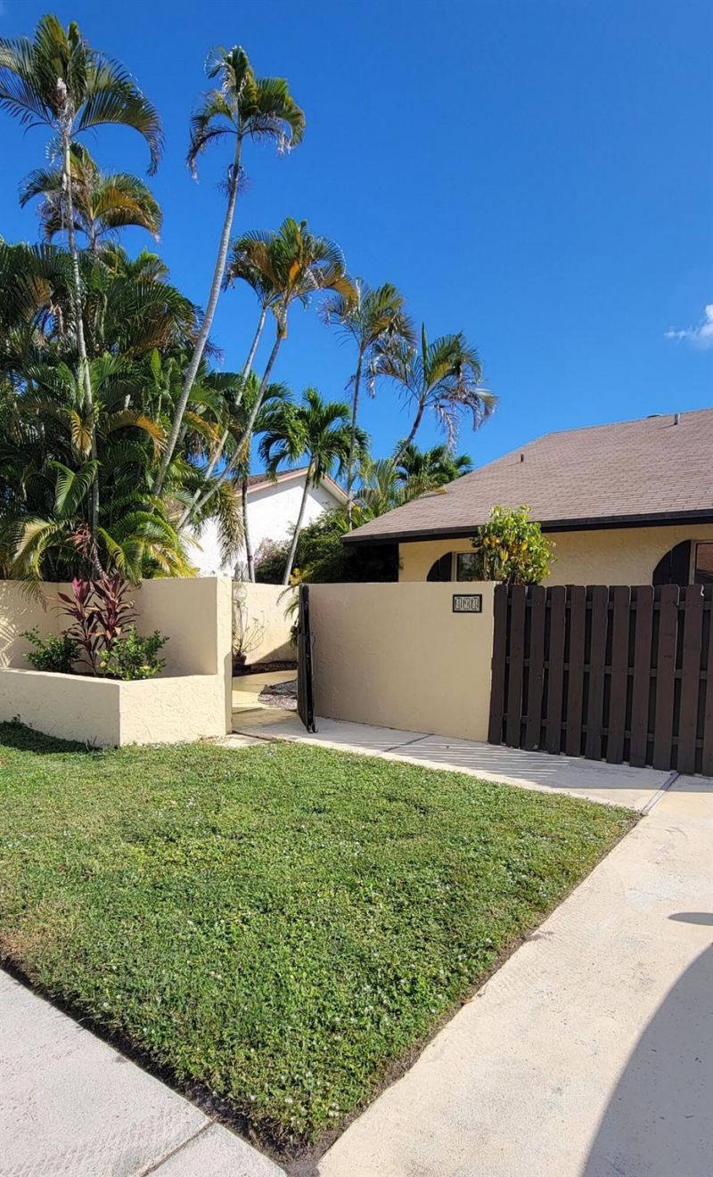 493 SW 28th Avenue, Delray Beach, FL 33445 Photo