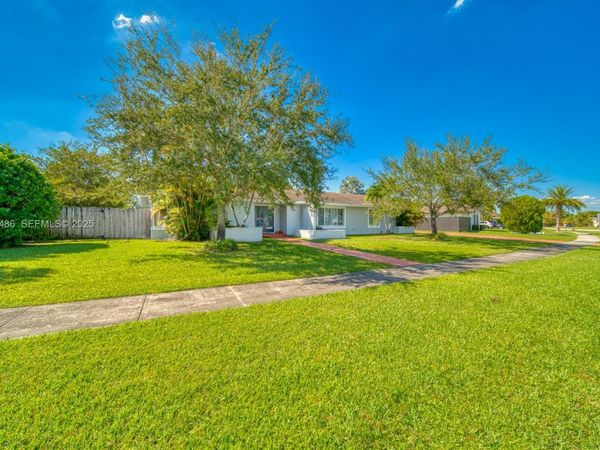 10860 SW 124th Rd, Miami, FL 33176