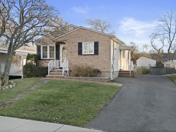 123 Edgewood Ter, South Bound Brook, NJ 08880