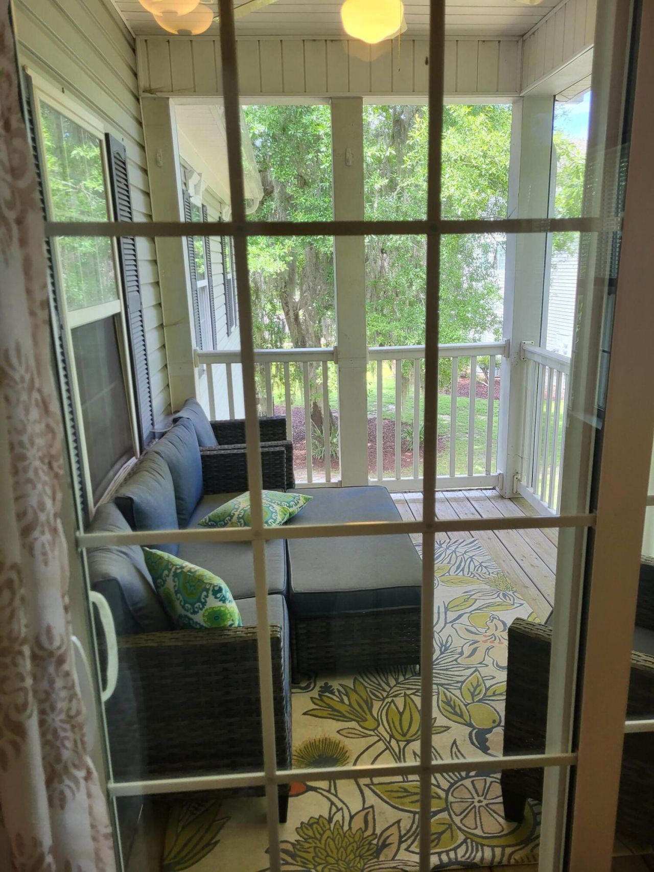 407 S Elgin Court Photo 17