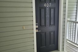 407 S Elgin Court photo 4