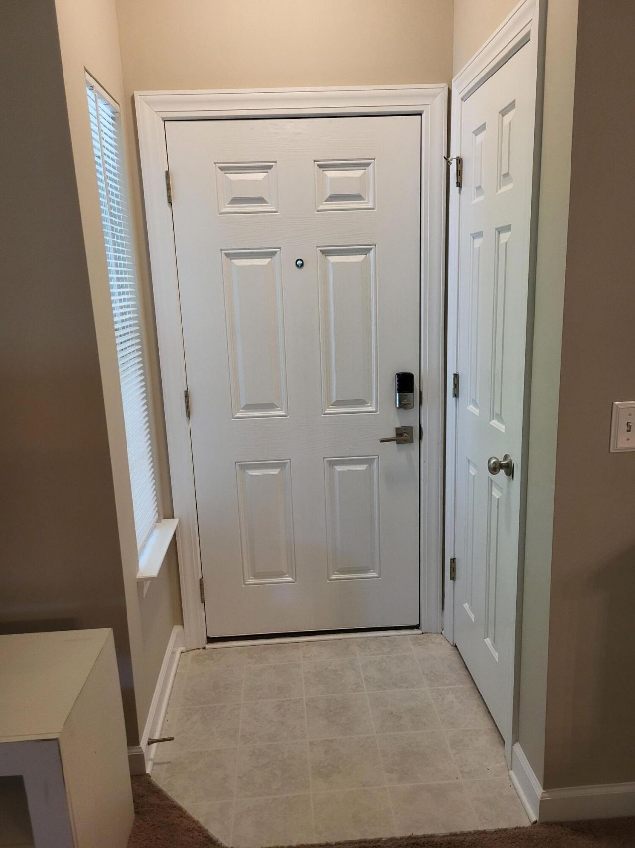 407 S Elgin Court Photo 7