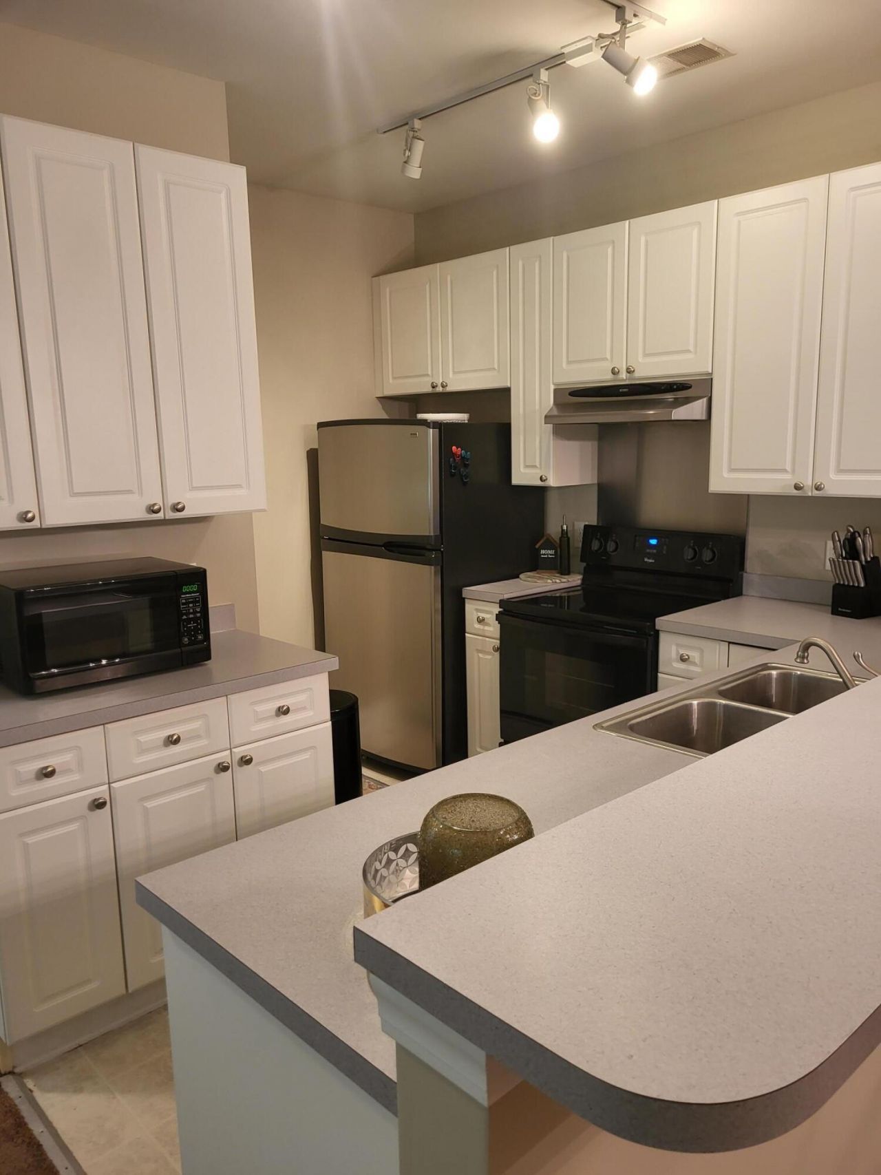 407 S Elgin Court Photo 9