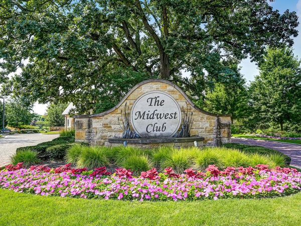 1751 Midwest Club Parkway, Oak Brook, IL 60523