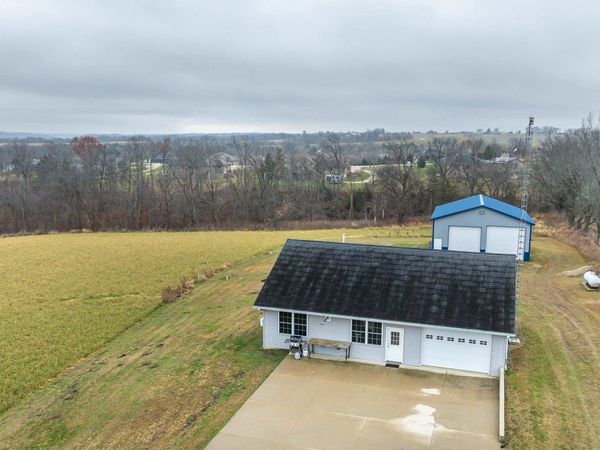 20216 Kruse Lane, Sherrill, IA 52073