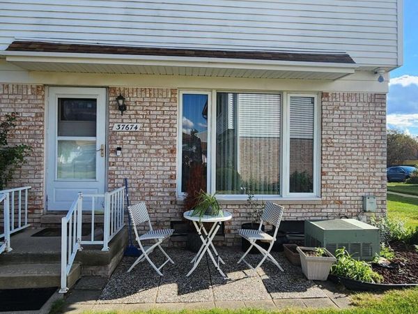 37674 Colonial Drive S, Westland, MI 48185