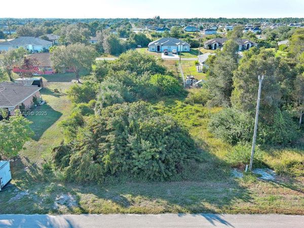 394 Palencia Ave, Lehigh Acres, FL 33974