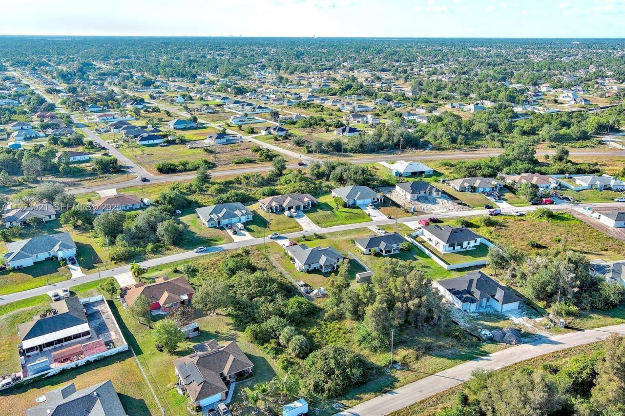 394 Palencia Ave, Lehigh Acres, FL 33974 Photo