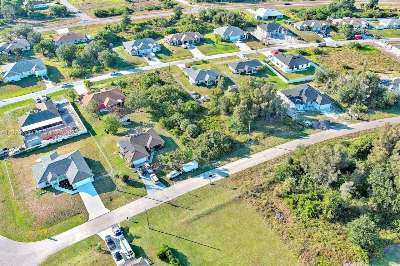 394 Palencia Ave, Lehigh Acres, FL 33974 Photo