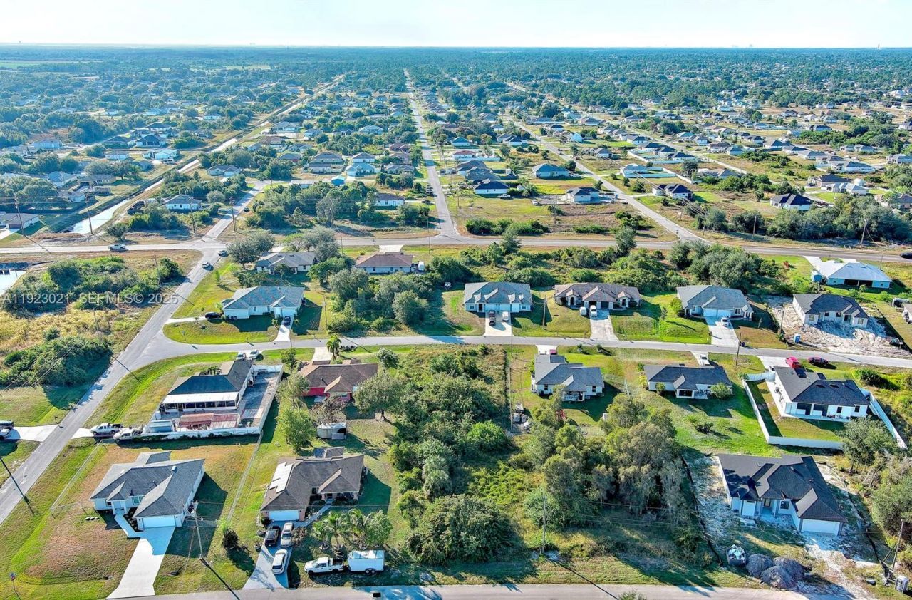 394 Palencia Ave, Lehigh Acres, FL 33974 Photo