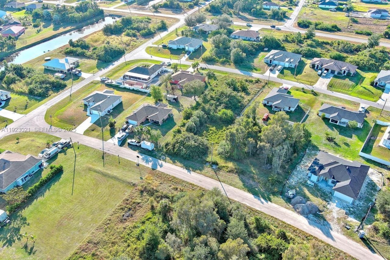 394 Palencia Ave, Lehigh Acres, FL 33974 Photo