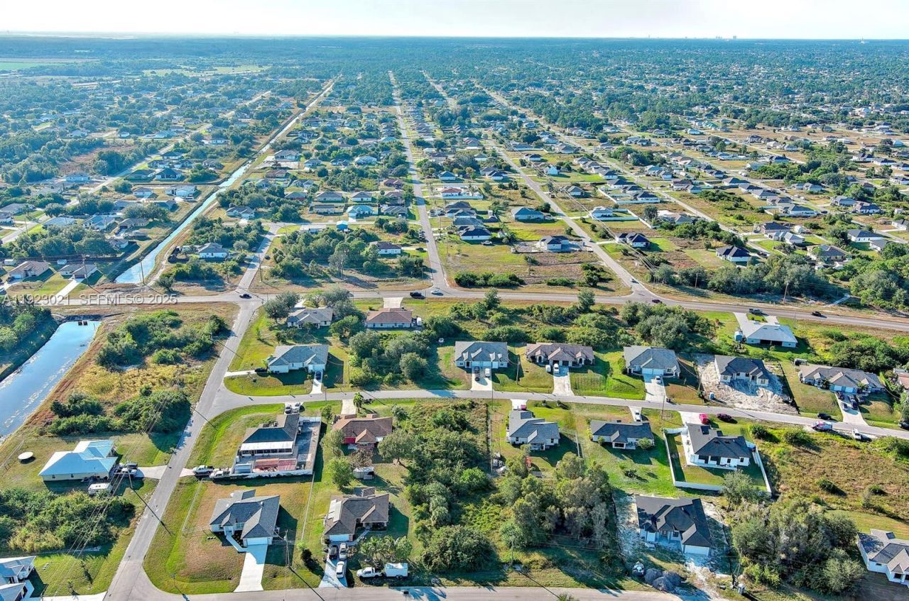 394 Palencia Ave, Lehigh Acres, FL 33974 Photo