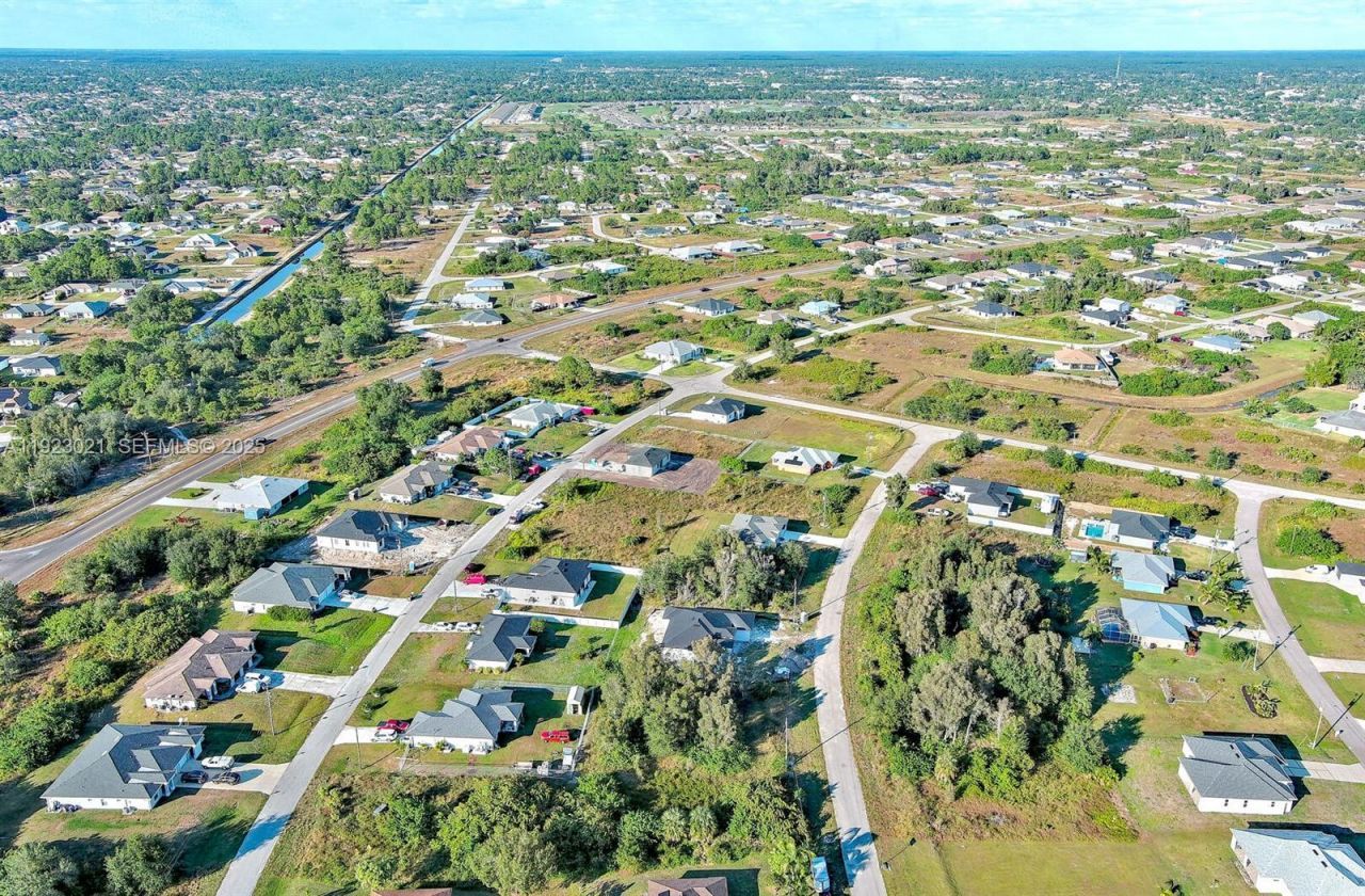 394 Palencia Ave, Lehigh Acres, FL 33974 Photo