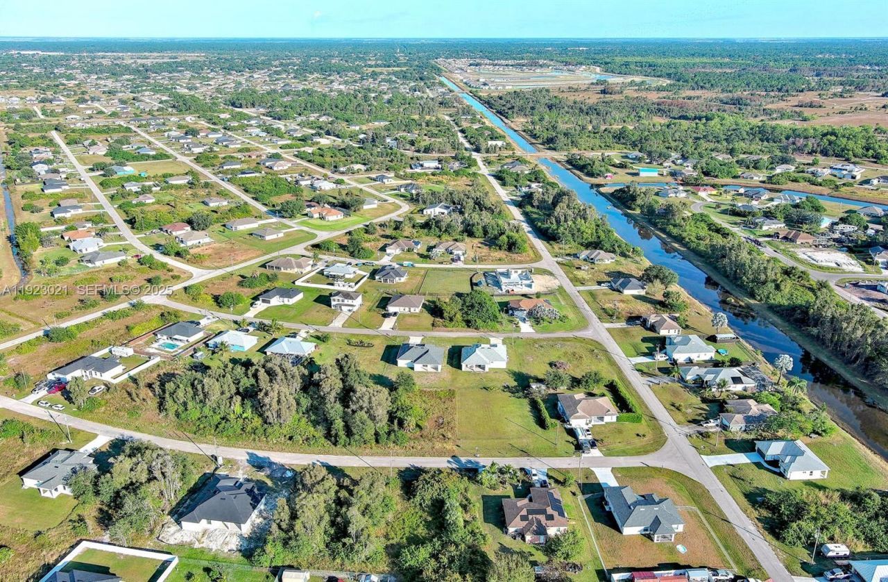 394 Palencia Ave, Lehigh Acres, FL 33974 Photo