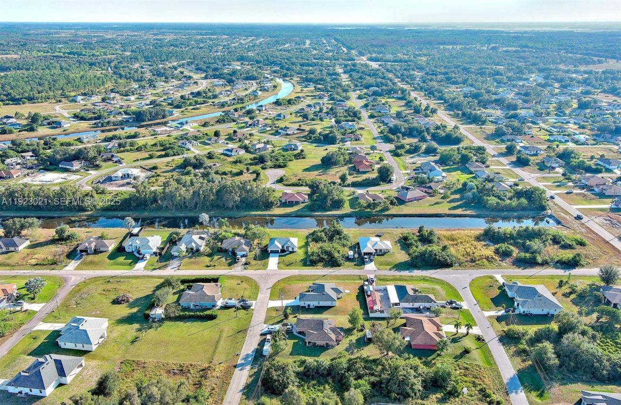 394 Palencia Ave, Lehigh Acres, FL 33974 Photo