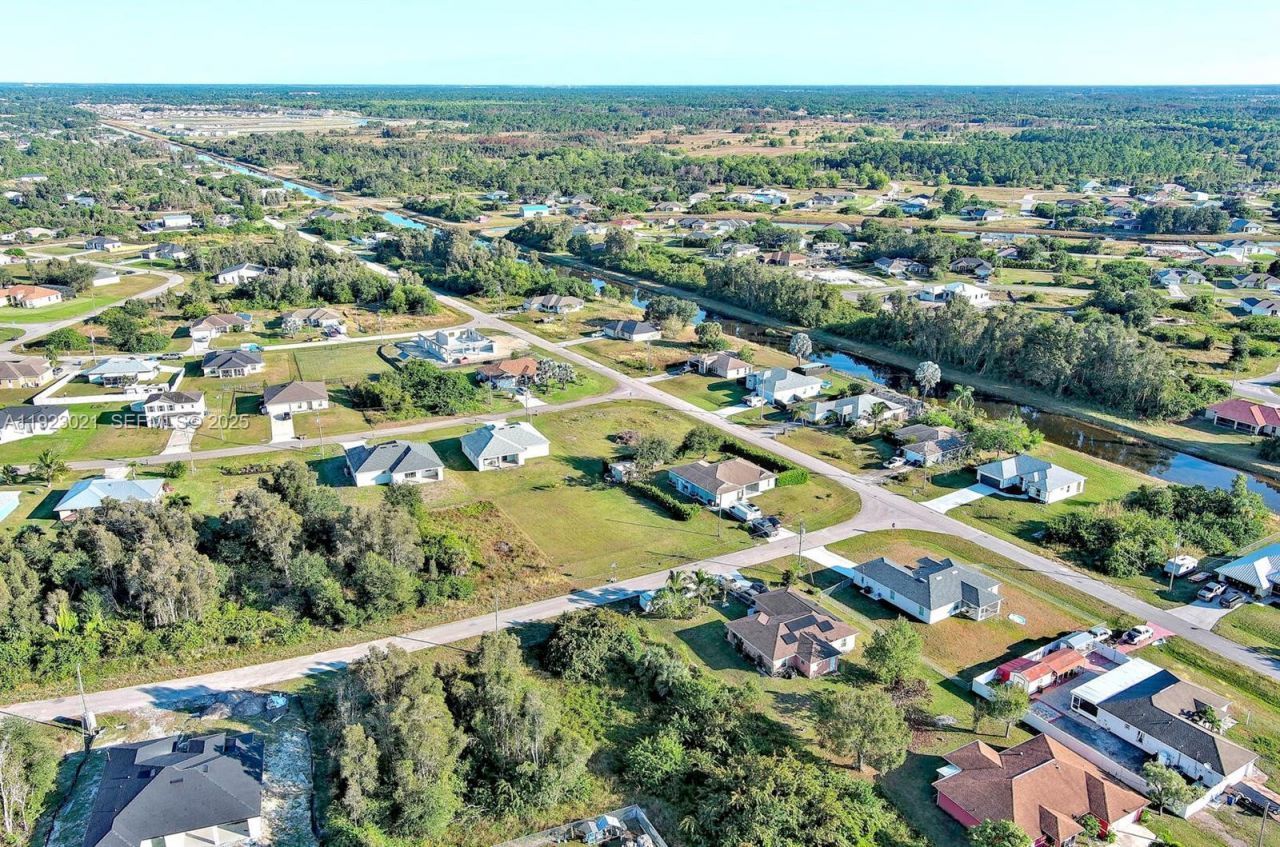 394 Palencia Ave, Lehigh Acres, FL 33974 Photo