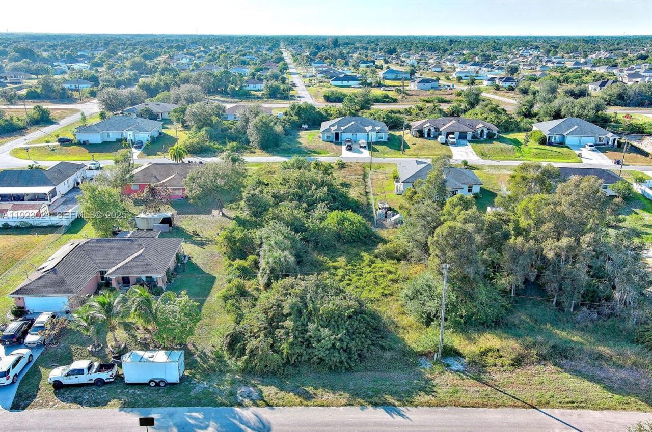 394 Palencia Ave, Lehigh Acres, FL 33974 Photo