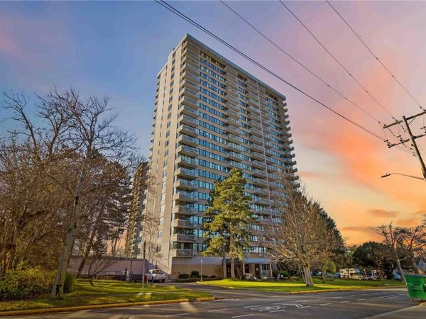 647 Michigan St, Unit 1706, Victoria, BC V8V 1S9