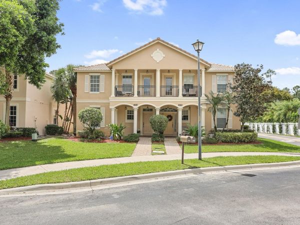 8080 Murano Circle, Palm Beach Gardens, FL 33418