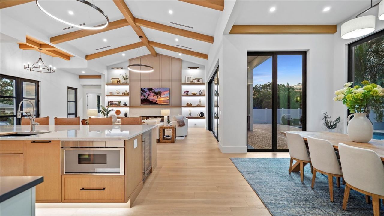 1915 Tulip Drive, Sarasota, FL 34239 Photo