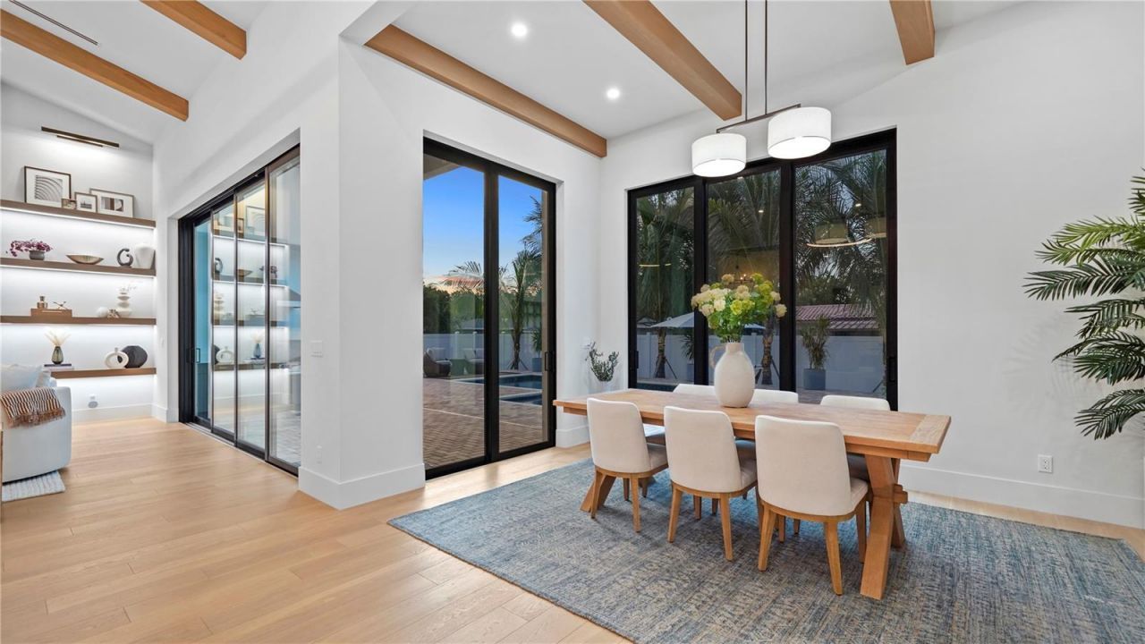 1915 Tulip Drive, Sarasota, FL 34239 Photo