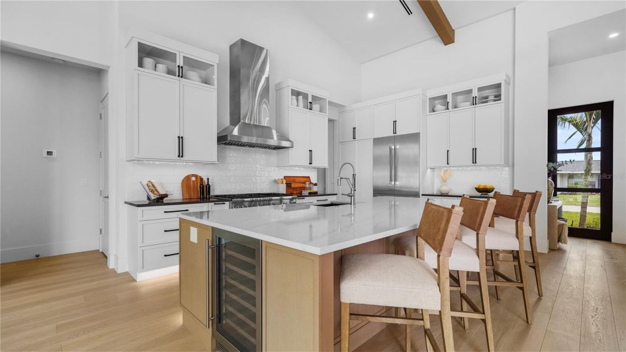 1915 Tulip Drive, Sarasota, FL 34239 Photo