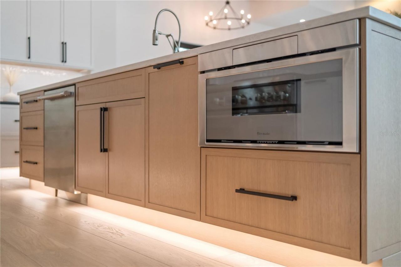 1915 Tulip Drive, Sarasota, FL 34239 Photo