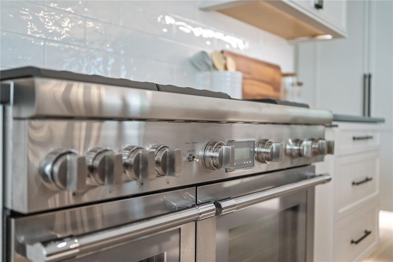 1915 Tulip Drive, Sarasota, FL 34239 Photo