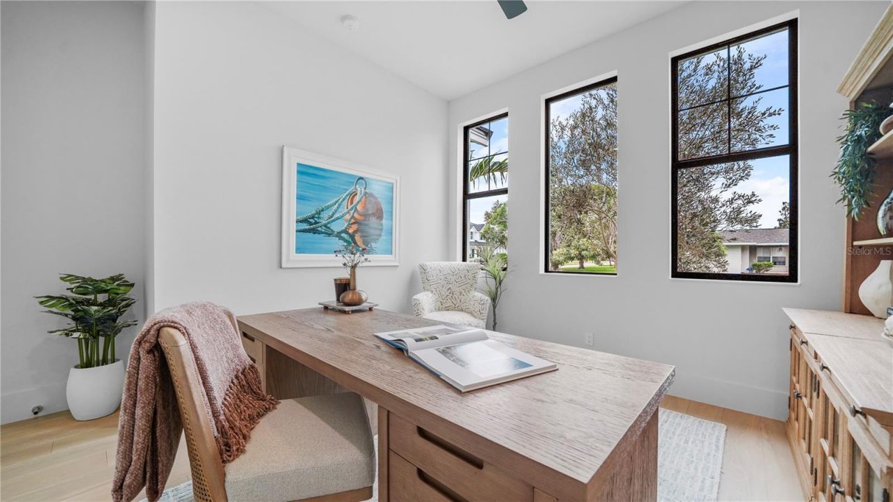 1915 Tulip Drive, Sarasota, FL 34239 Photo