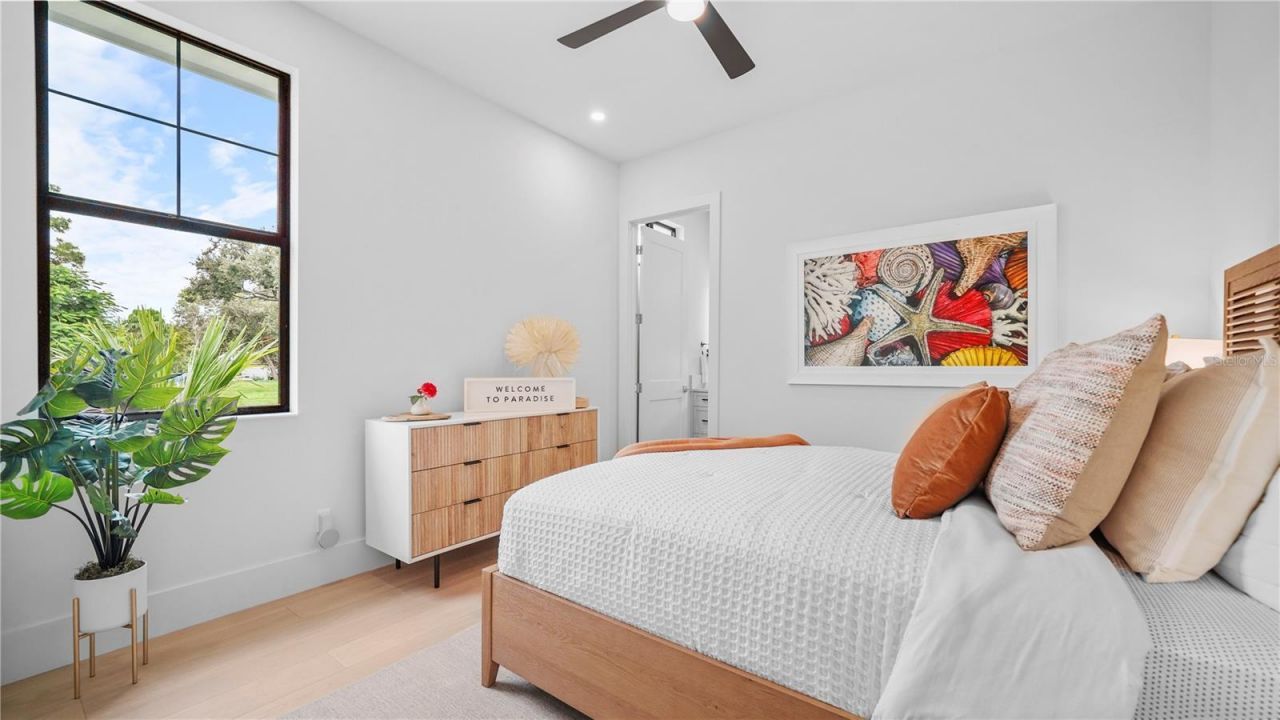 1915 Tulip Drive, Sarasota, FL 34239 Photo