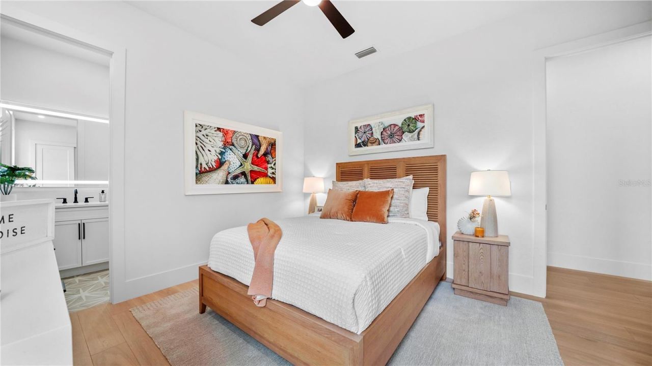 1915 Tulip Drive, Sarasota, FL 34239 Photo