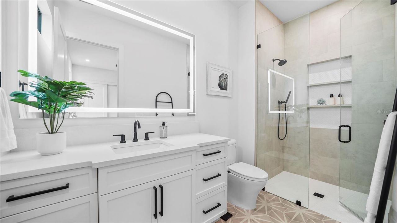 1915 Tulip Drive, Sarasota, FL 34239 Photo