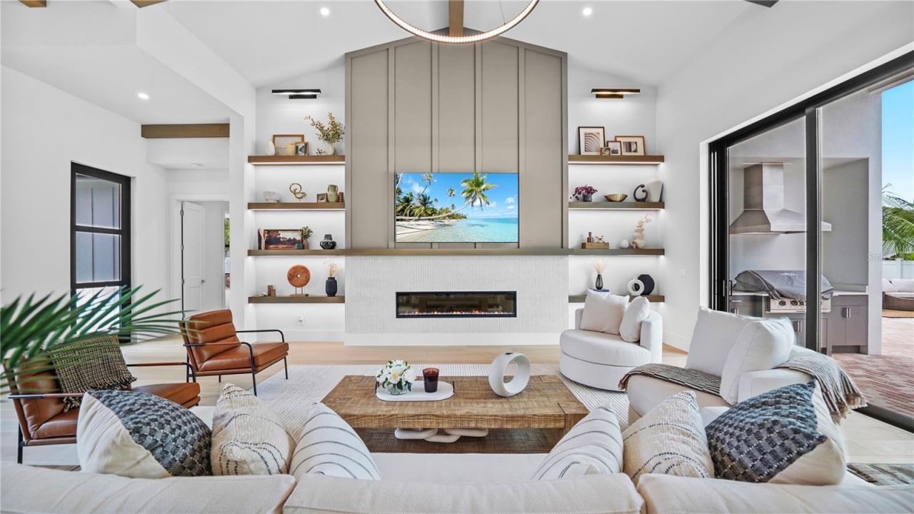 1915 Tulip Drive, Sarasota, FL 34239 Photo