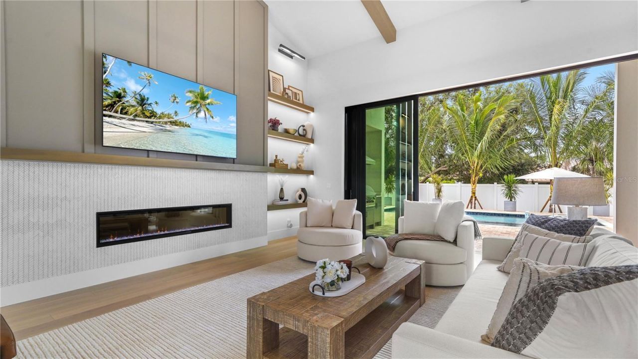 1915 Tulip Drive, Sarasota, FL 34239 Photo