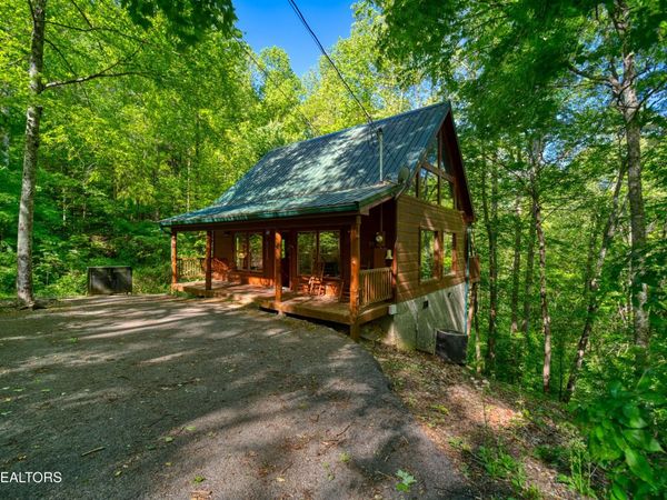 1705 Jacks Pass, Sevierville, TN 37876