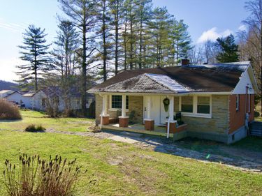 714 S Tree Tower Road, Sand Gap, KY 40481