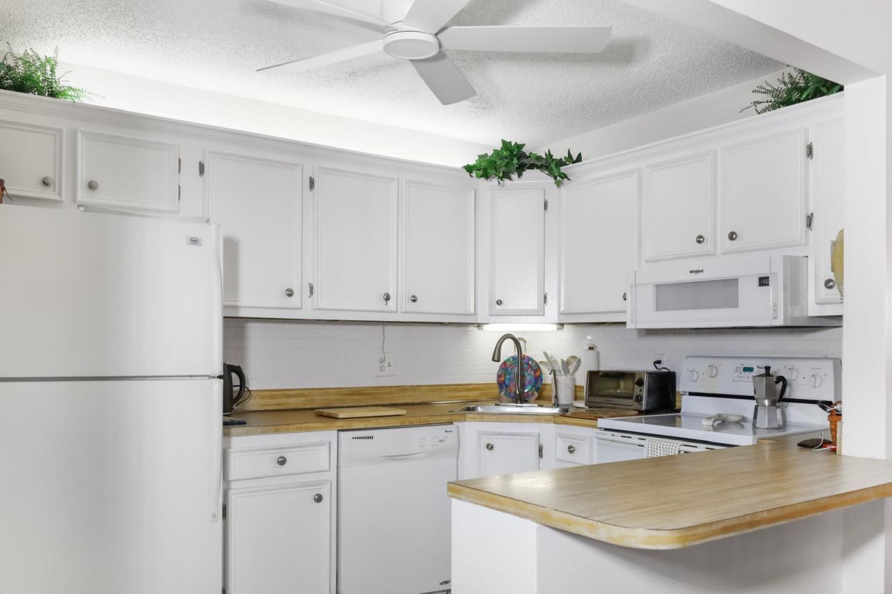 106 Lake Pine Circle, Unit C-1, Greenacres, FL 33463 Photo