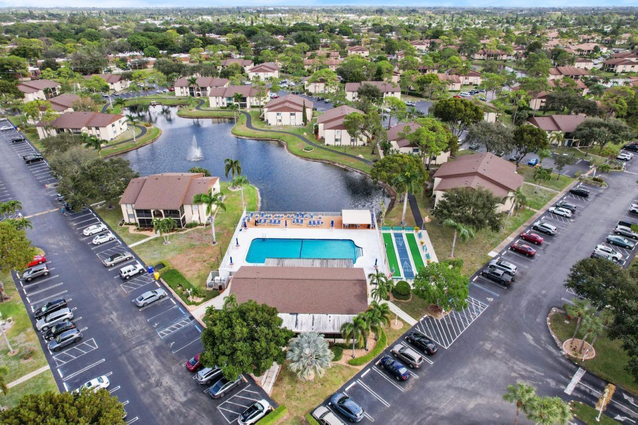 106 Lake Pine Circle, Unit C-1, Greenacres, FL 33463 Photo