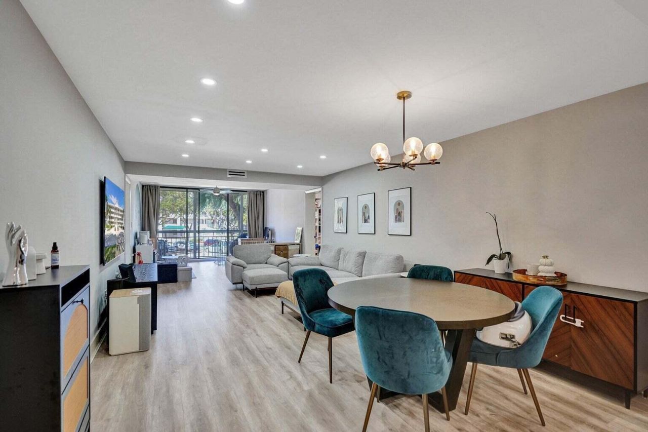 6193 Balboa Circle, Unit 201, Boca Raton, FL 33433 Photo