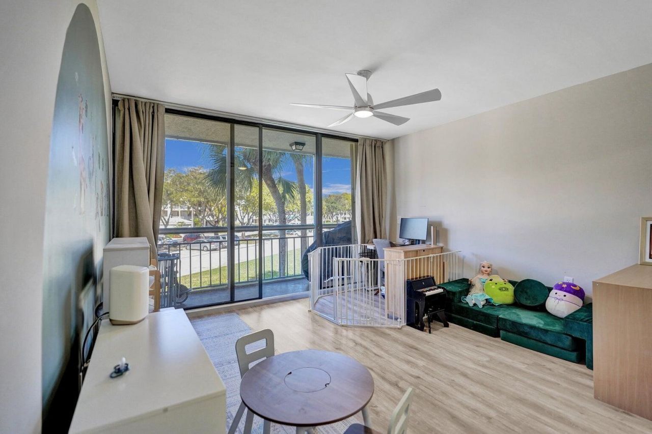 6193 Balboa Circle, Unit 201, Boca Raton, FL 33433 Photo