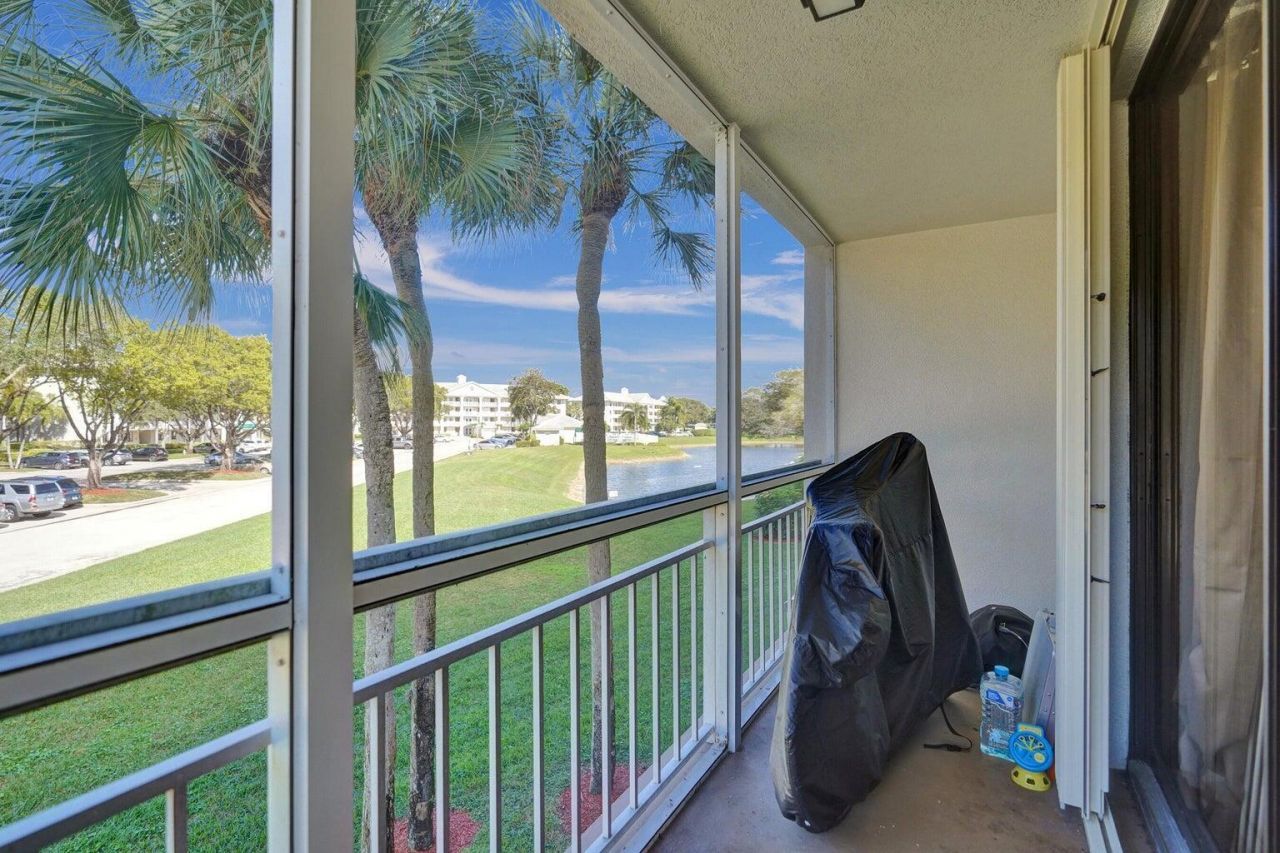 6193 Balboa Circle, Unit 201, Boca Raton, FL 33433 Photo