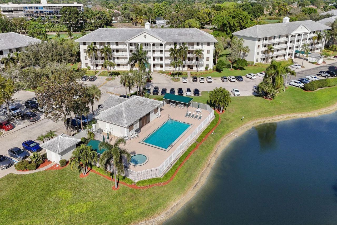 6193 Balboa Circle, Unit 201, Boca Raton, FL 33433 Photo